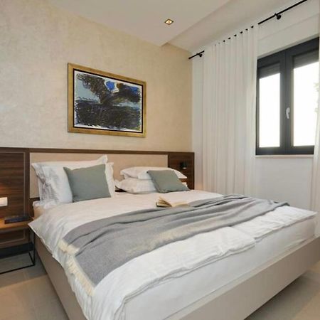 New & Luxury 5* With Breathtaking View- Kiki Lu Apartment Дубровник Екстериор снимка